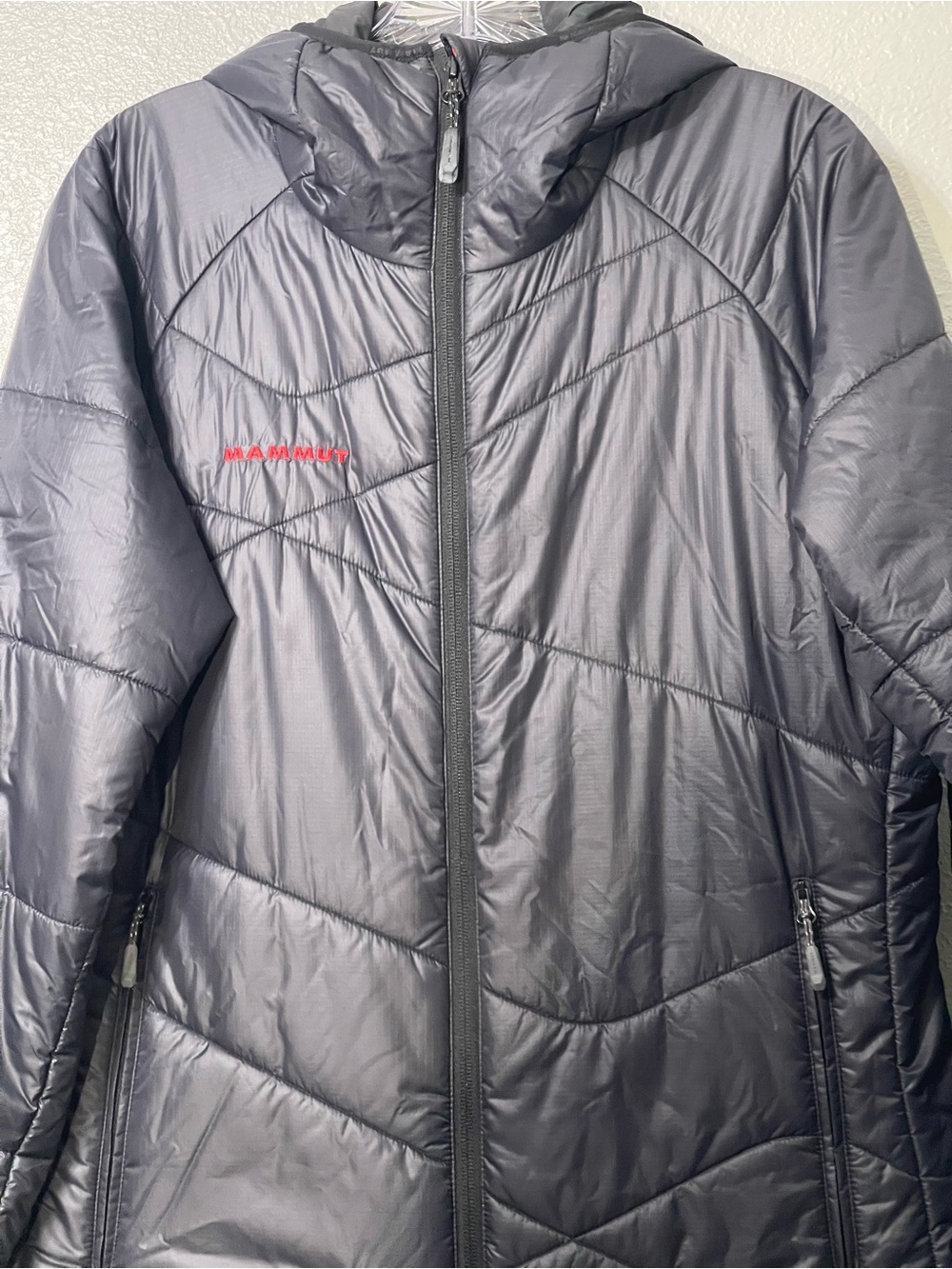 Mammut Women’s Black Hooded Puffer with Red Trim - Size L - Picture 3 of 5